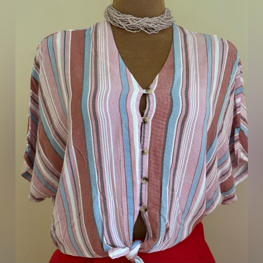 Style Envy Blue Red White Blue Pink Top. Button Down V Neck  Tie At Bottom Sz L